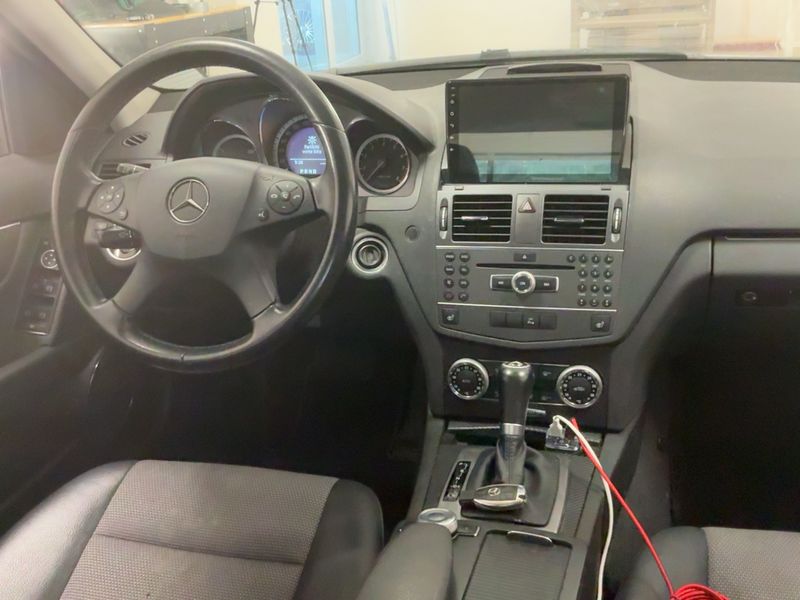 Mercedes-Benz C-Klasse C 180 CGI BlueEfficiency Avantgarde 2011 – снимка 18