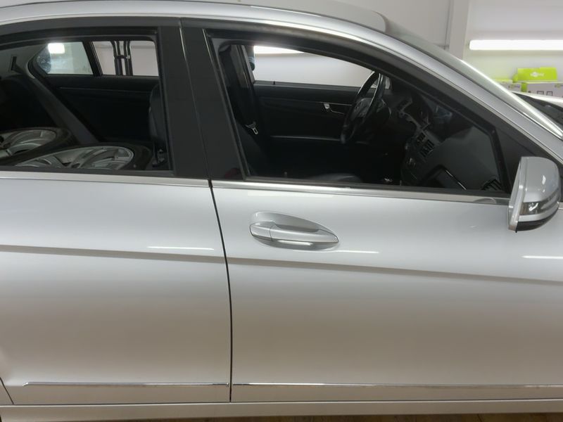 Mercedes-Benz C-Klasse C 180 CGI BlueEfficiency Avantgarde 2011 – снимка 10