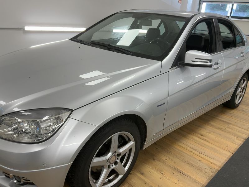 Mercedes-Benz C-Klasse C 180 CGI BlueEfficiency Avantgarde 2011 – снимка 2
