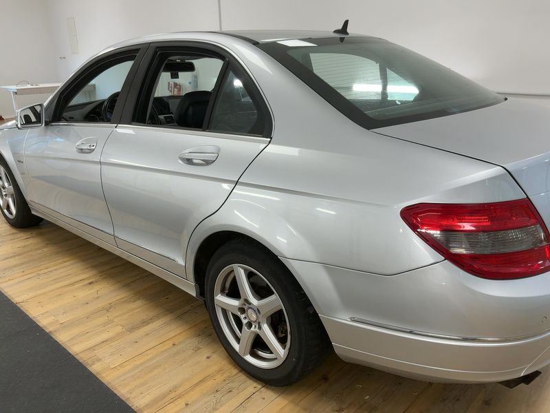 Mercedes-Benz C-Klasse C 180 CGI BlueEfficiency Avantgarde 2011 – снимка 6