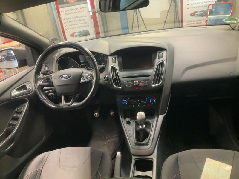 Ford Focus 1.0 EcoBoost ST-Line 2018 – снимка 17