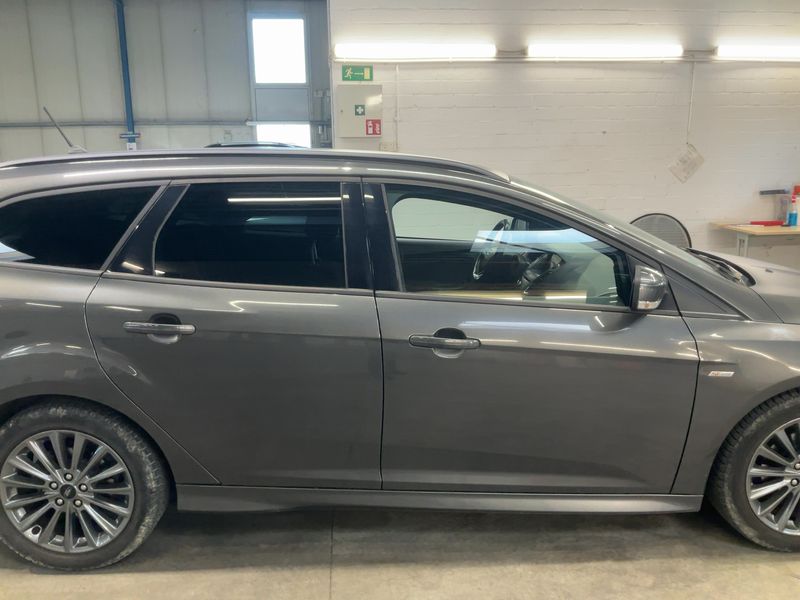 Ford Focus 1.0 EcoBoost ST-Line 2018 – снимка 10