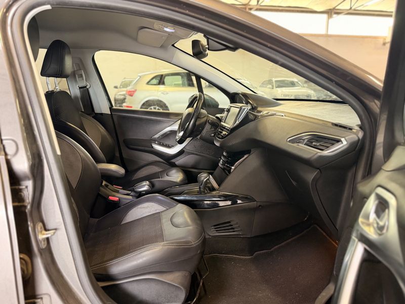 Peugeot 2008 1.5 Blue-HDi Allure 2019 – снимка 16