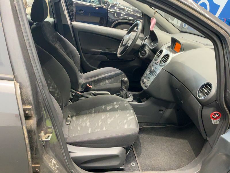 Opel Corsa 1.2 Edition 2012 – снимка 16