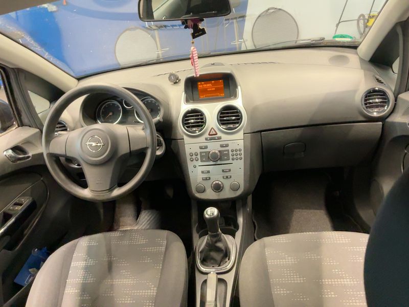 Opel Corsa 1.2 Edition 2012 – снимка 17