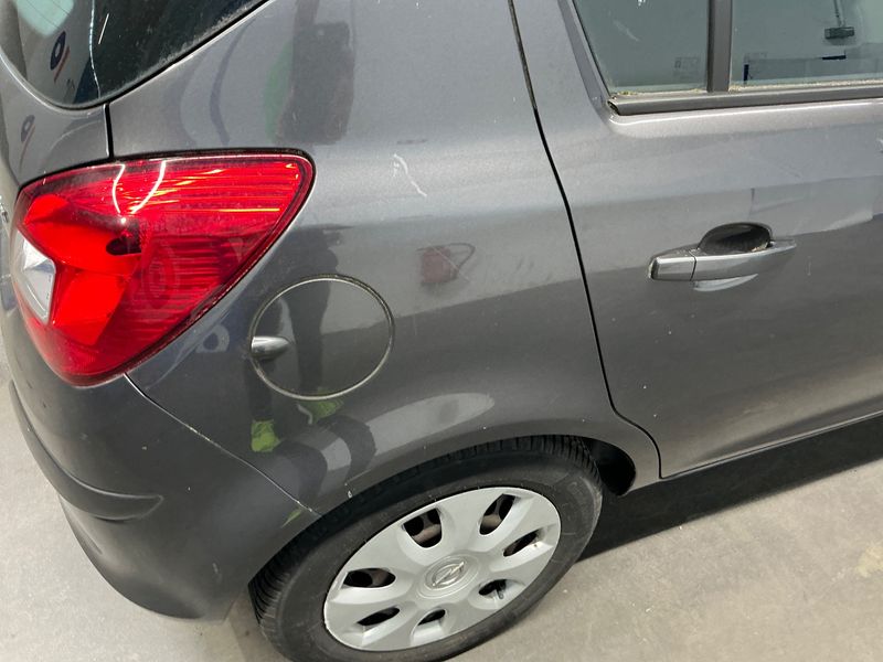 Opel Corsa 1.2 Edition 2012 – снимка 22