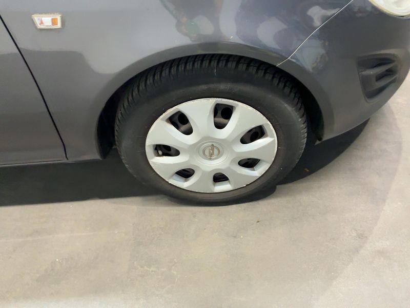 Opel Corsa 1.2 Edition 2012 – снимка 11