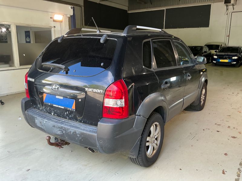 Hyundai Tucson 2.0 GLS 2008 – снимка 2