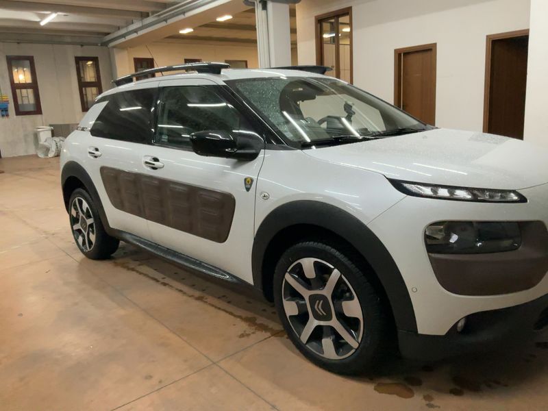 Citroen C4 Cactus 1.2 e-THP Shine 2016 – снимка 12
