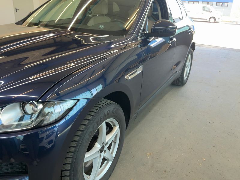 Jaguar F-Pace 25d Prestige AWD 2019 – снимка 2