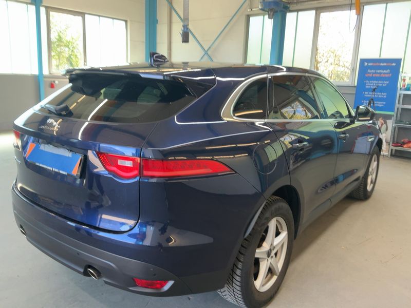 Jaguar F-Pace 25d Prestige AWD 2019 – снимка 8