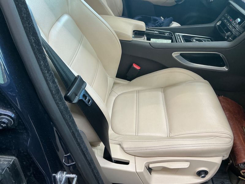 Jaguar F-Pace 25d Prestige AWD 2019 – снимка 26