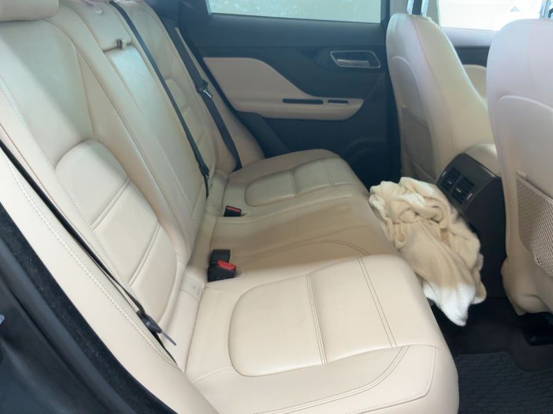 Jaguar F-Pace 25d Prestige AWD 2019 – снимка 20
