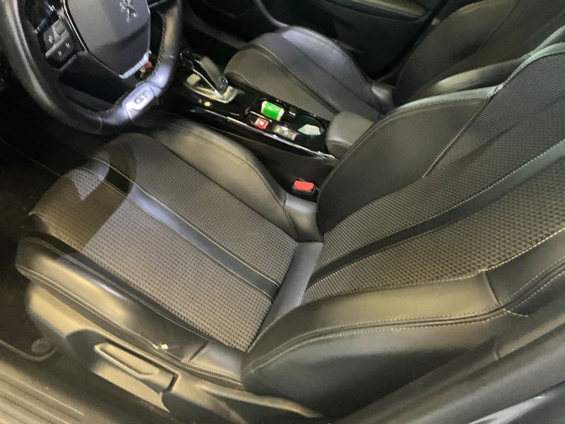 Peugeot 2008 1.2 PureTech GT Line 2020 – снимка 24