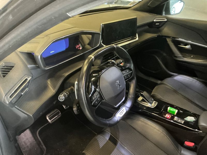 Peugeot 2008 1.2 PureTech GT Line 2020 – снимка 25