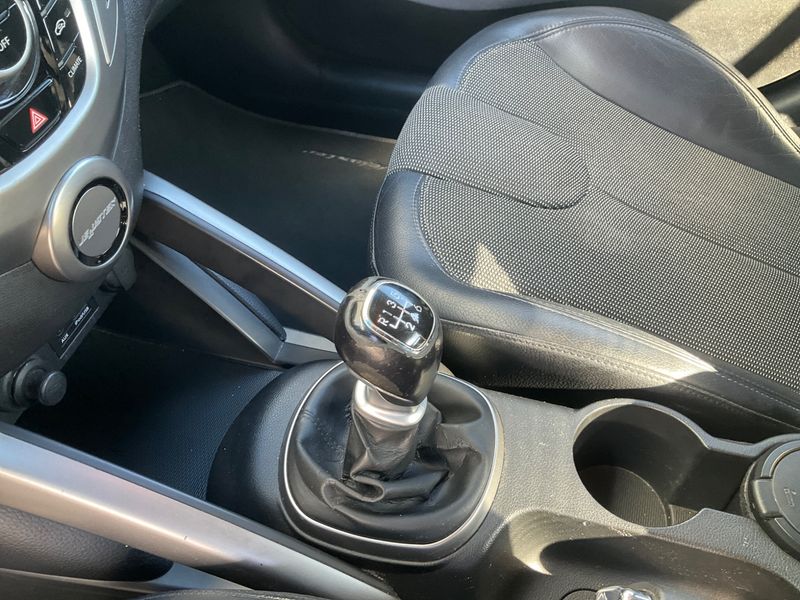 Hyundai Veloster 1.6 Turbo 2013 – снимка 28