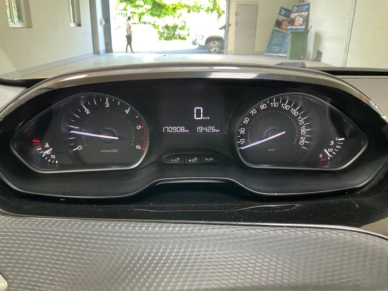 Peugeot 208 1.6 Blue-HDi Style 2016 – снимка 18