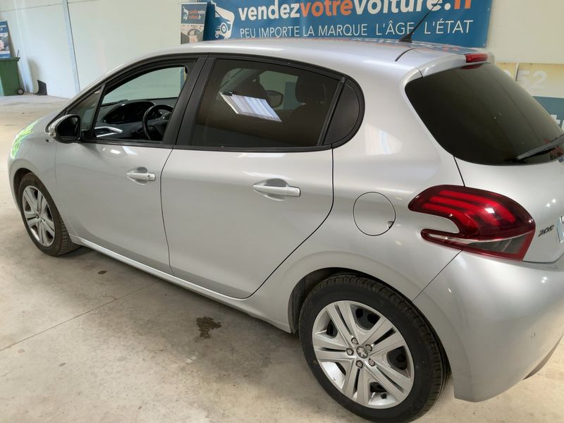 Peugeot 208 1.6 Blue-HDi Style 2016 – снимка 6