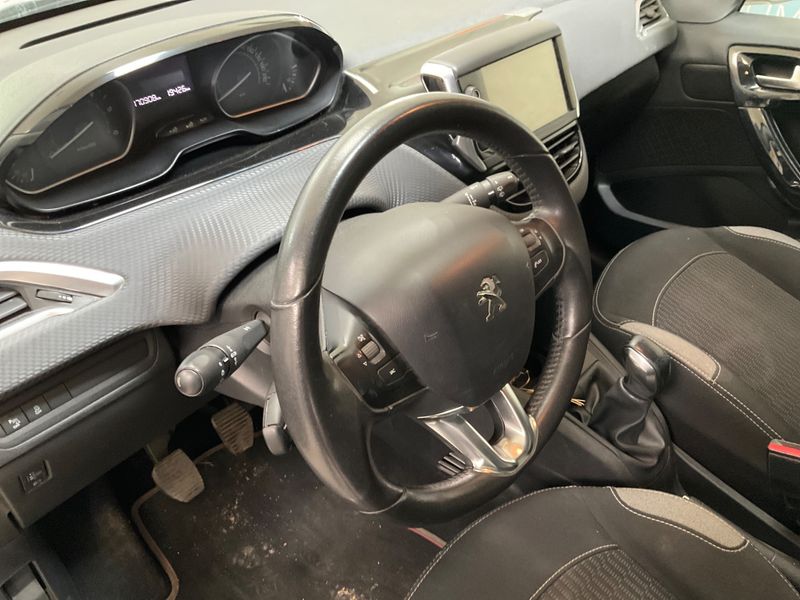 Peugeot 208 1.6 Blue-HDi Style 2016 – снимка 27