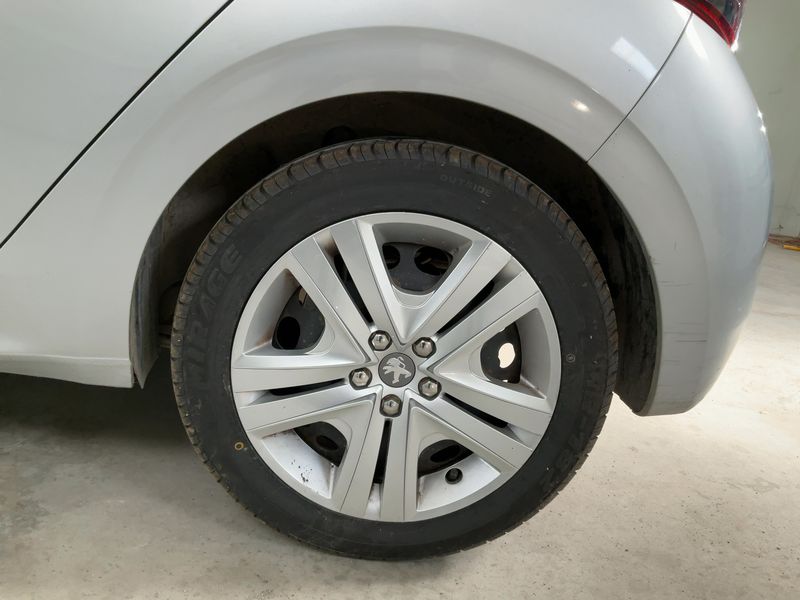 Peugeot 208 1.6 Blue-HDi Style 2016 – снимка 5