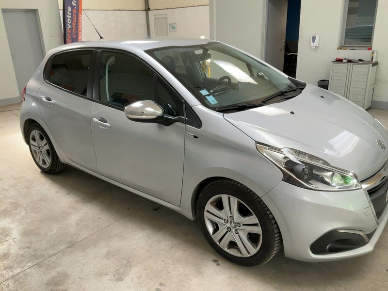 Peugeot 208 1.6 Blue-HDi Style 2016 – снимка 12