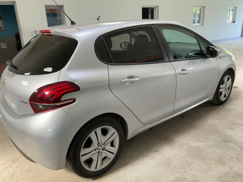 Peugeot 208 1.6 Blue-HDi Style 2016 – снимка 8