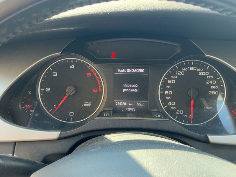 Audi A4 2.0 TDIe Attraction 2010 – снимка 13