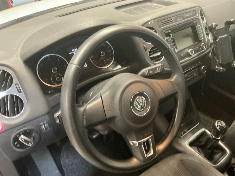 Volkswagen Tiguan 2.0 TDI Trend & Fun 4Motion BlueMotion Tech 2012 – снимка на щета 35