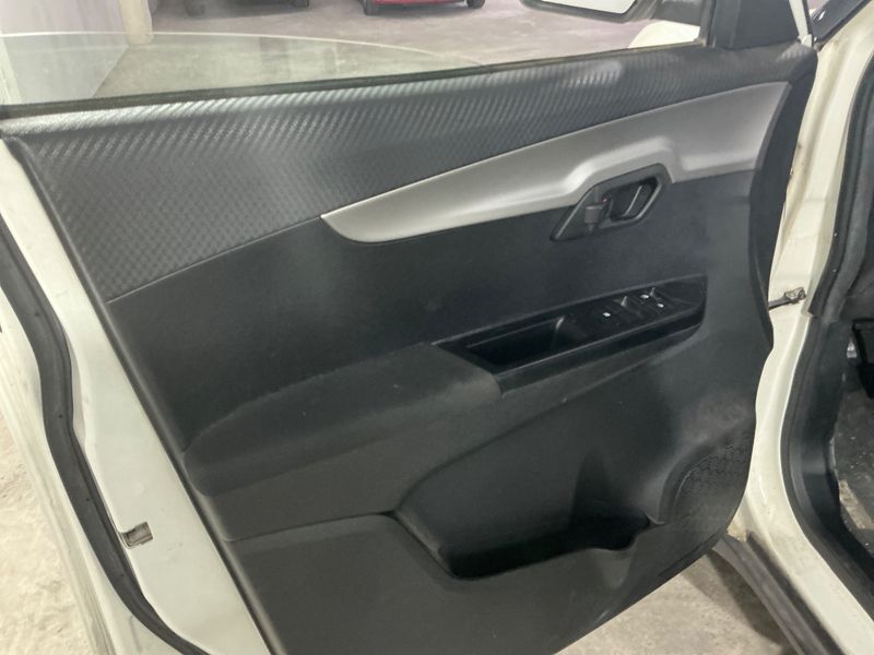 Mahindra KUV 100 1.2 K8 2021 – снимка 30