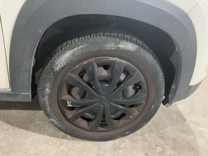 Mahindra KUV 100 1.2 K8 2021 – снимка 11