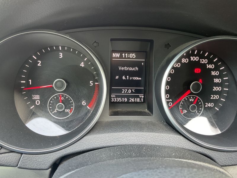 Volkswagen Golf VI 1.6 TDI Trendline BlueMotion Tech 2010 – снимка 4