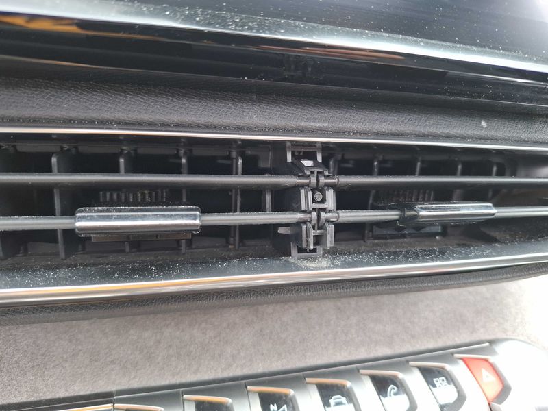 Peugeot 5008 1.2 PureTech GT 2021 – снимка 26