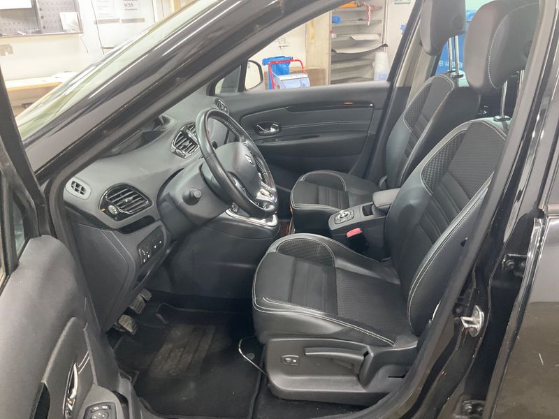 Renault Grand Scenic 1.6 dCi BOSE Edition 2015 – снимка 3