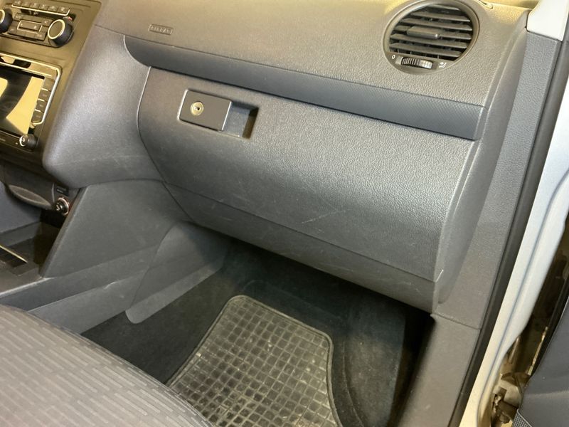 Volkswagen Caddy 1.6 TDI Maxi Comfortline 2012 – снимка на щета 42