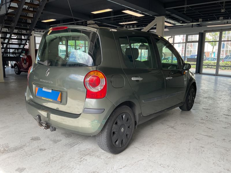 Renault Modus 1.6 Dynamique 2004 – снимка 2