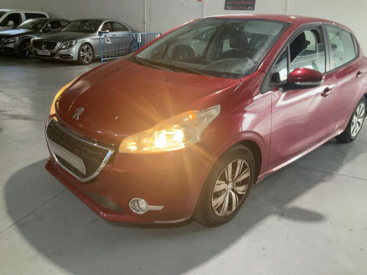 Peugeot 208 1.4 HDi Active 2012 – снимка 1
