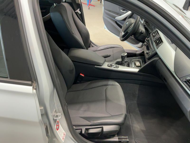 BMW 3er 316i 2012 – снимка 16