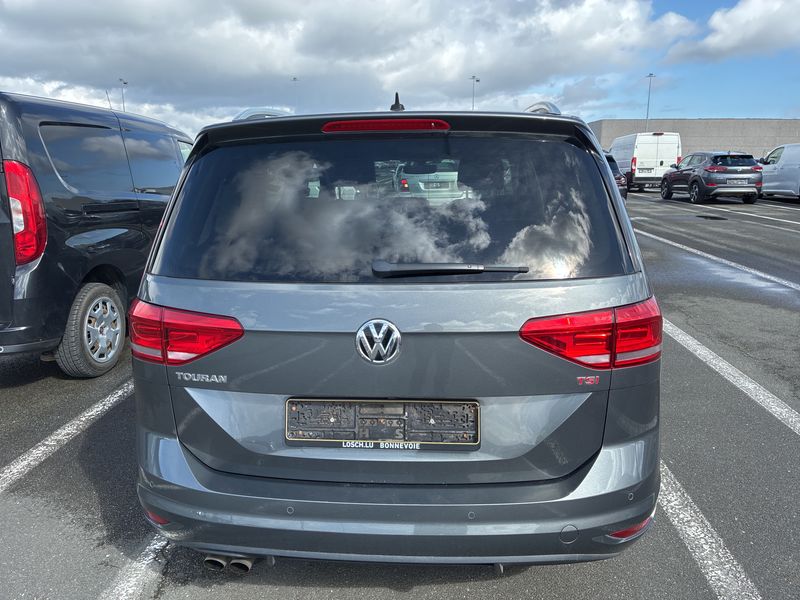 Volkswagen Touran 1.8 TSI Highline BlueMotion 2017 – снимка 4