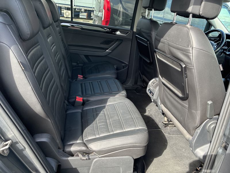 Volkswagen Touran 1.8 TSI Highline BlueMotion 2017 – снимка 14