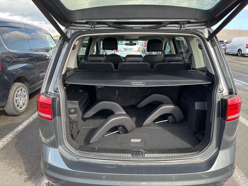 Volkswagen Touran 1.8 TSI Highline BlueMotion 2017 – снимка 9