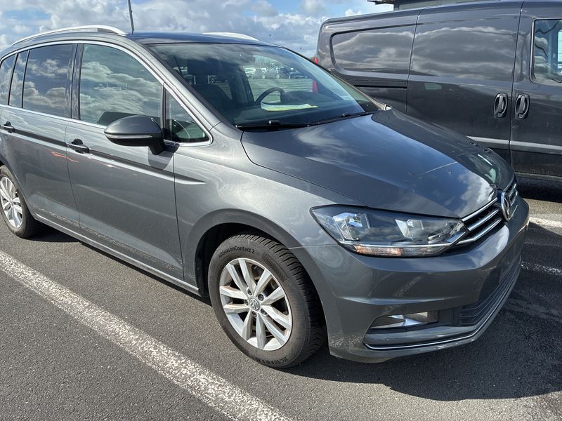 Volkswagen Touran 1.8 TSI Highline BlueMotion 2017 – снимка 6