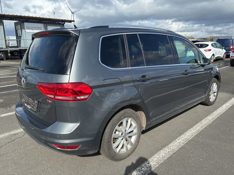 Volkswagen Touran 1.8 TSI Highline BlueMotion 2017 – снимка 5