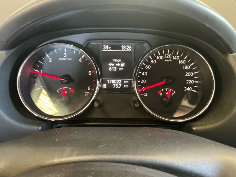 Nissan Qashqai 1.5 dCi Acenta 2010 – снимка 18