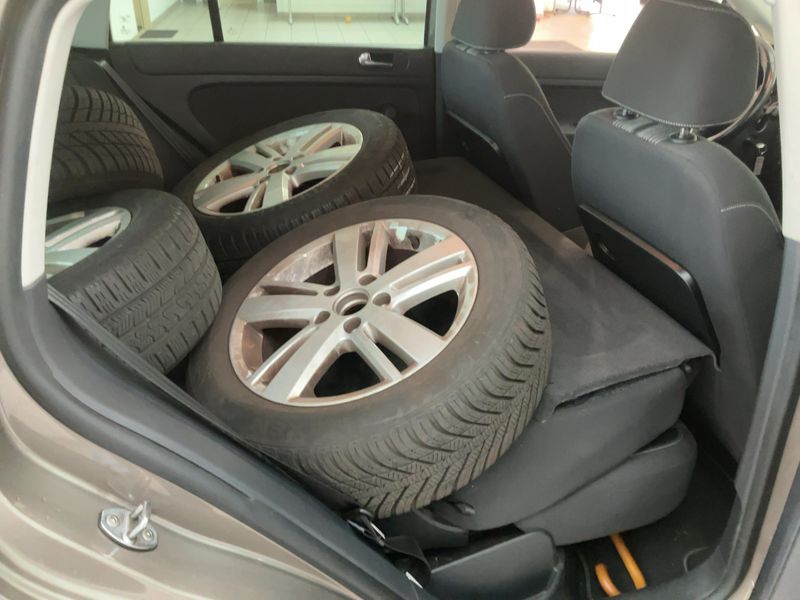 Volkswagen Golf VI Plus 1.2 TSI Match 2013 – снимка 20