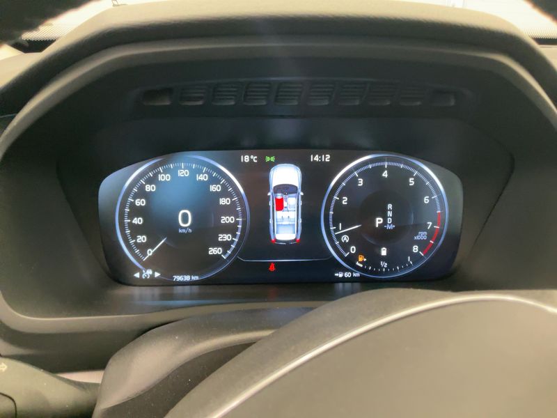 Volvo XC90 2.0 B5 Mild-Hybrid Momentum AWD 2020 – снимка 18