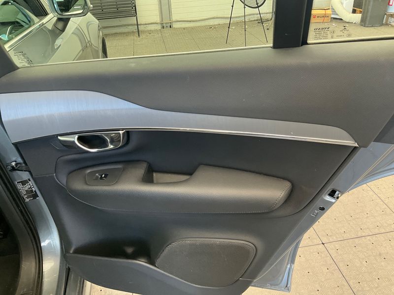 Volvo XC90 2.0 B5 Mild-Hybrid Momentum AWD 2020 – снимка 30