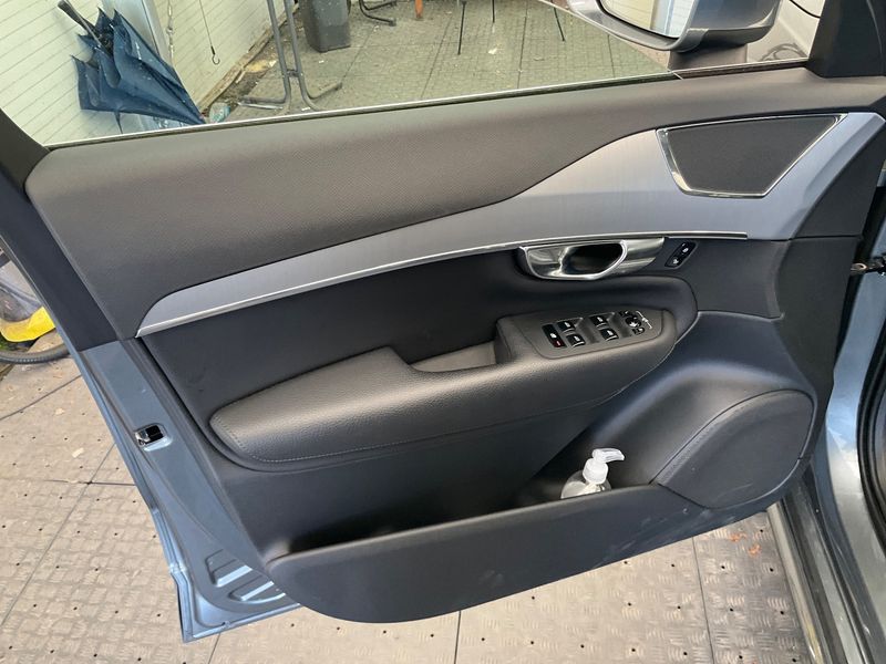 Volvo XC90 2.0 B5 Mild-Hybrid Momentum AWD 2020 – снимка 32