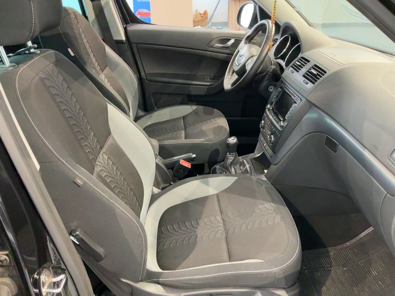 Skoda Yeti 2.0 TDI Adventure 4x4 2013 – снимка 16
