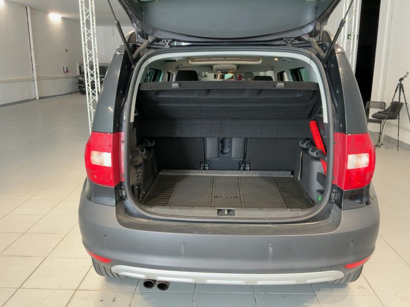Skoda Yeti 2.0 TDI Adventure 4x4 2013 – снимка 15