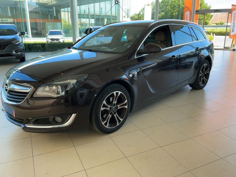 Opel Insignia Sports Tourer 1.6 CDTI DPF Innovation 2016 – снимка 1